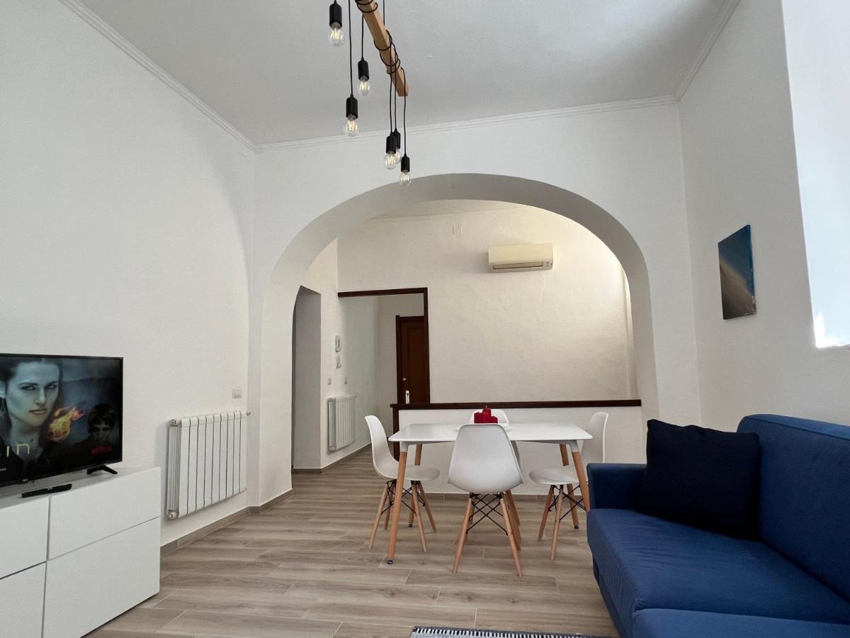 La Casa Di Ale Nel Centro Storico Di Cagliari Apartamento Exterior foto