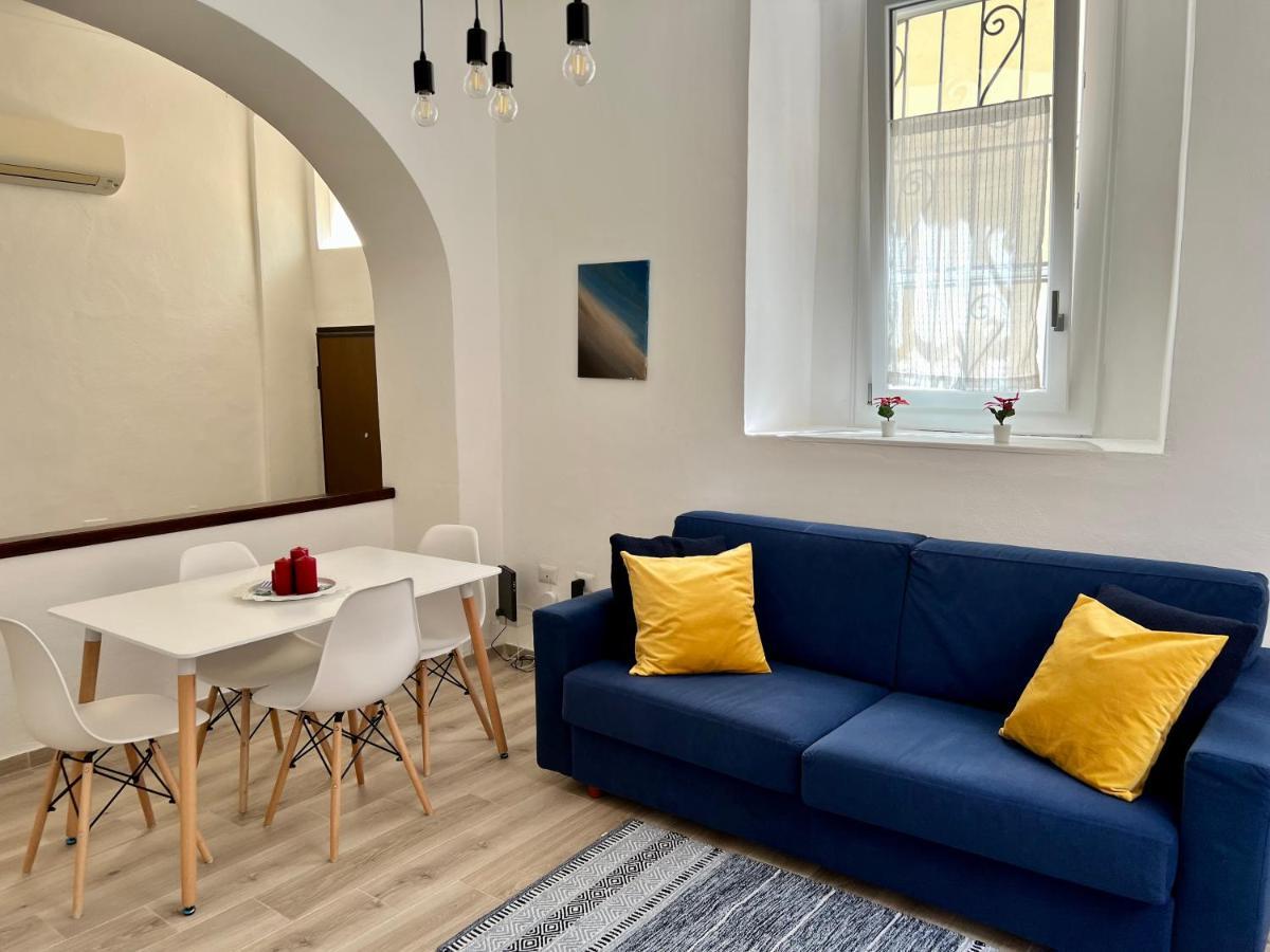 La Casa Di Ale Nel Centro Storico Di Cagliari Apartamento Exterior foto