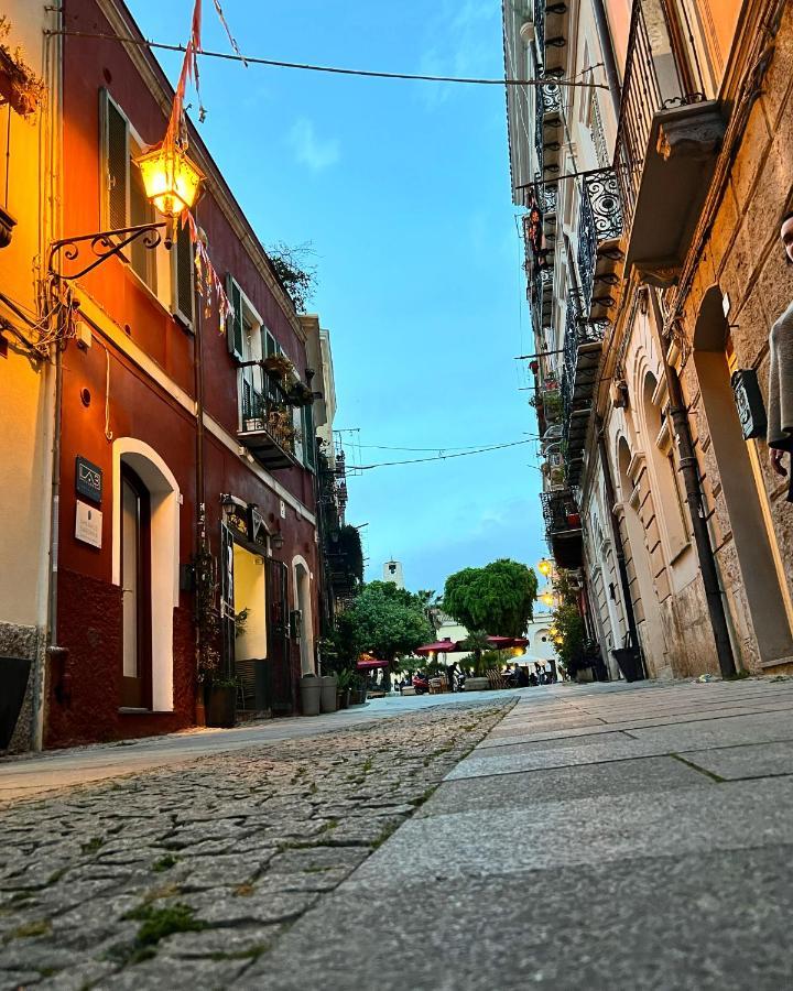 La Casa Di Ale Nel Centro Storico Di Cagliari Apartamento Exterior foto