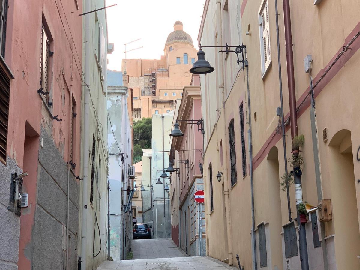 La Casa Di Ale Nel Centro Storico Di Cagliari Apartamento Exterior foto